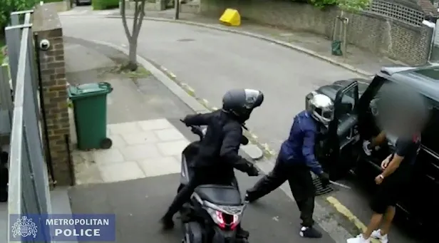 Mesut Özil'e saldıran suç makinesi birkaç ay içinde serbest kalacak! - 1