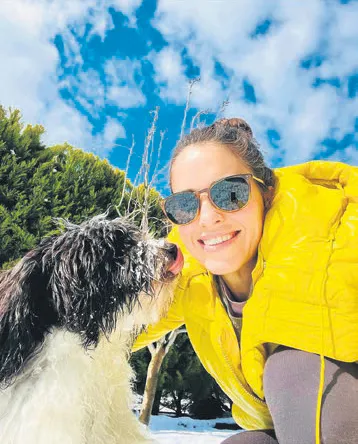 istanbula-beklenen-kar-geldi-unlu-guzeller-verdikleri-rengarenk-pozlarla-sosyal-medyayi-renklendirdi-1647286630368.jpg İstanbul'a beklenen kar geldi, ünlü güzeller verdikleri rengarenk pozlarla sosyal medyayı renklendirdi-3