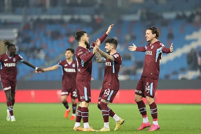 Trabzonspor evinde Manisa'yı yıktı! Kupada adını son 16 turuna yazdırdı-3