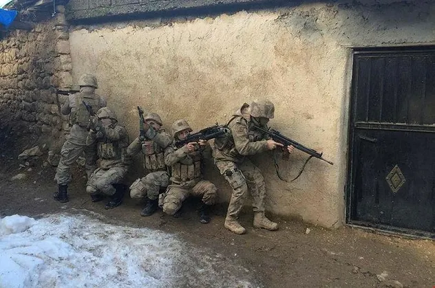 Siirt'te PKK'ya yardım ve yataklıktan 4 şahsa gözaltı