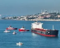 İstanbul Boğazı’nda karaya oturan yük gemisi kurtarıldı! Gemi trafiği normale döndü