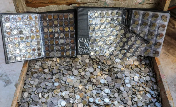 duyan-akin-akin-fotograf-cektirmeye-kosuyor-dunyaca-unlu-filmin-setine-donusmustu-emsali-yok-tanesi-bin-lira-1614583763280.jpg Duyan akın akın fotoğraf çektirmeye koşuyor! Dünyaca ünlü filmin setine dönüşmüştü! Emsali yok tanesi bin lira...-8