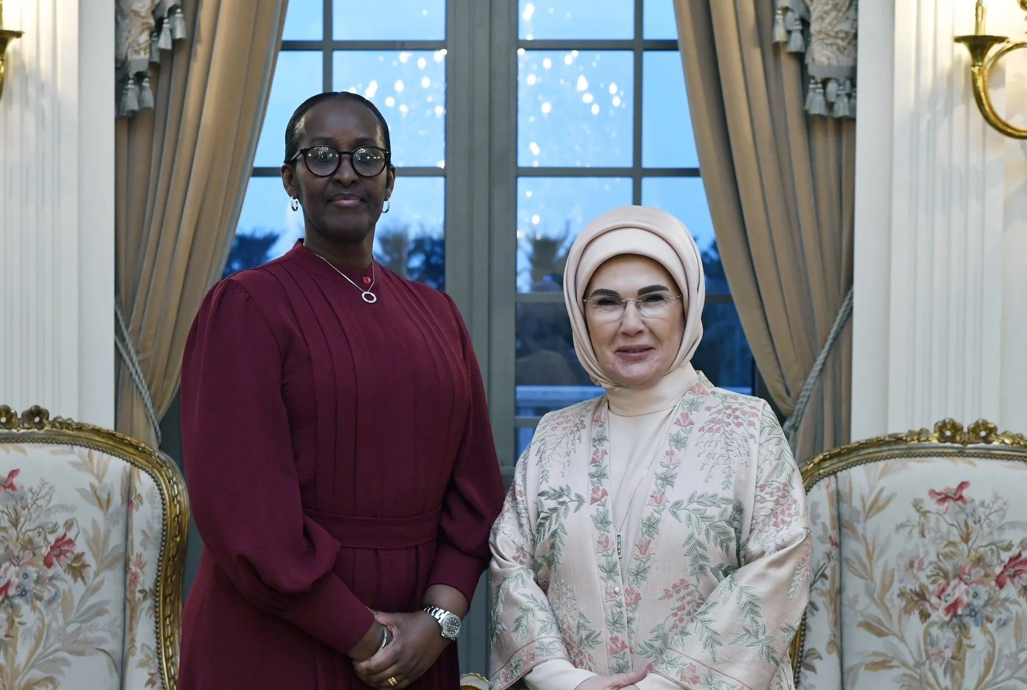 Emine Erdoğan’dan Kagame’ye sıcak karşılama