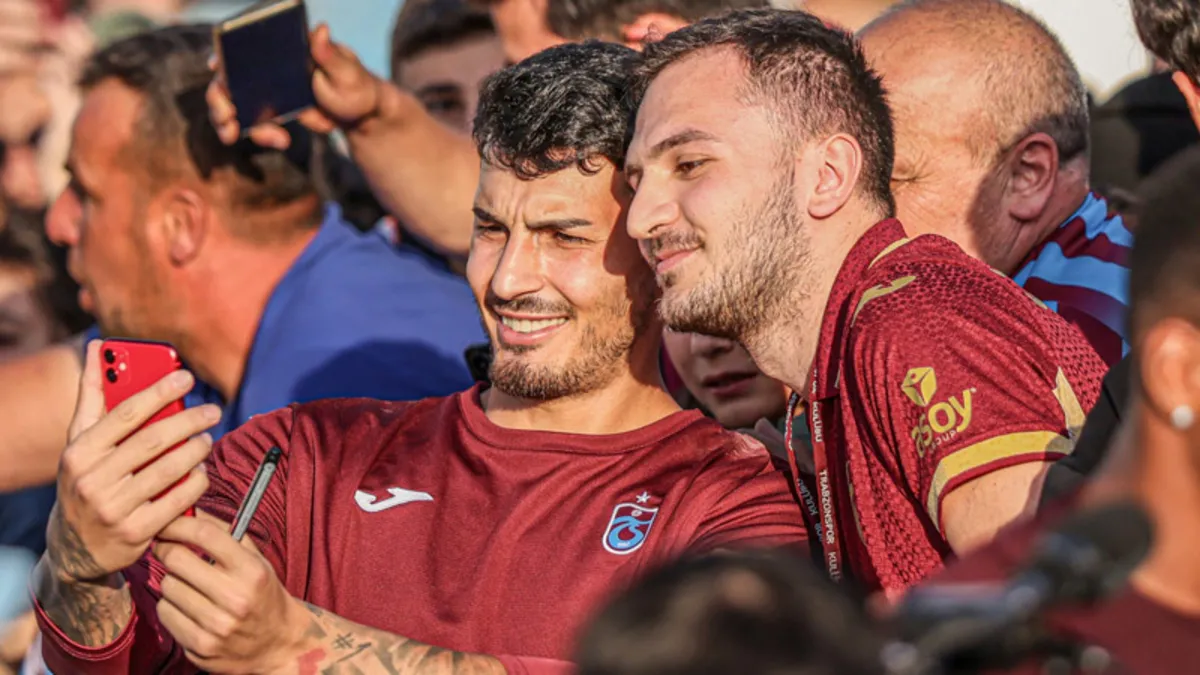 Trabzonspor taraftarıyla kucaklaştı