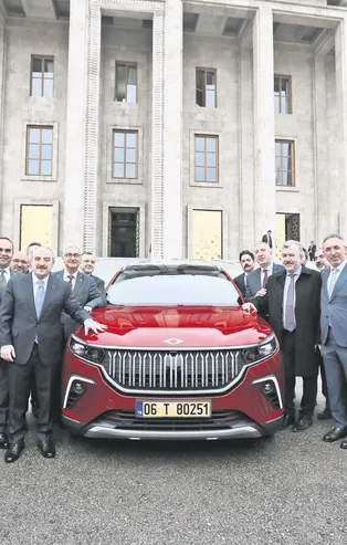 Sanayi ve Teknoloji Bakanı Mustafa Varank, Meclis'e Togg ile geldi: Vekillerimiz gelip görebilecek