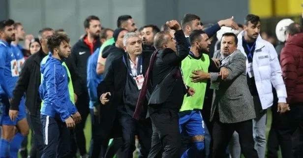 Yumruk yumruğa! Tuzlaspor-Galatasaray maçı sonrası saha karıştı...