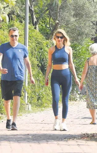 Beşiktaş Başkanı Fikret Orman, Bodrum’daki otelinde Tuğba Coşkun’la görüntülendi