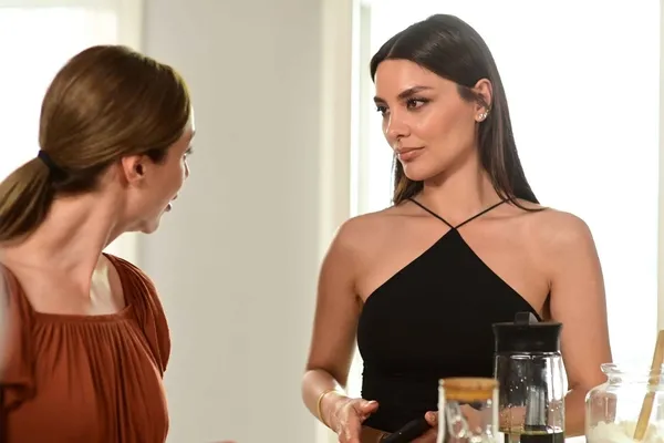 uvey-anne-2-bolumunden-detaylar-ortaya-cikti-serap-evde-kalici-olmak-icin-harekete-gecer-1688116149734.jpg Üvey Anne 2. bölümünden detaylar ortaya çıktı! Serap, evde kalıcı olmak için harekete geçer!-2