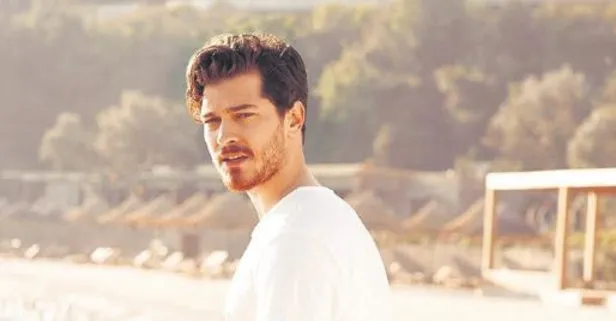 Hobiyi profesyonelliğe taşıyorlar! Çağatay Ulusoy ve sevgilisi Duygu Sarışın arazinde yetiştirdiği ürünlerin yanı sıra çim suyu da satacak