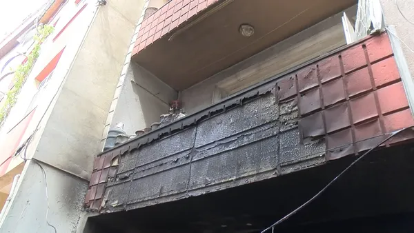 yanginda-mahsur-kalanlar-kamyonetle-iste-boyle-kurtardi-1651238998942.jpg Yangında mahsur kalanlar kamyonetle işte böyle kurtardı-7