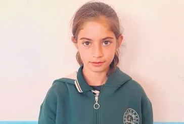 İncir toplayıp bize getiriyordu