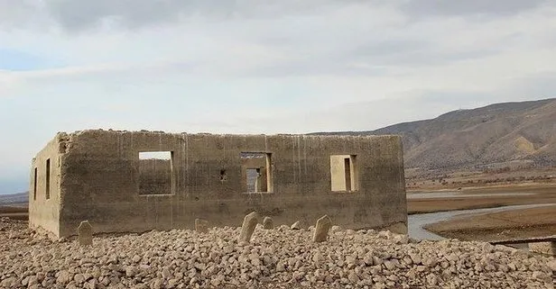 Sivas’ta baraj suları çekildi tarihi cami gün yüzüne çıktı