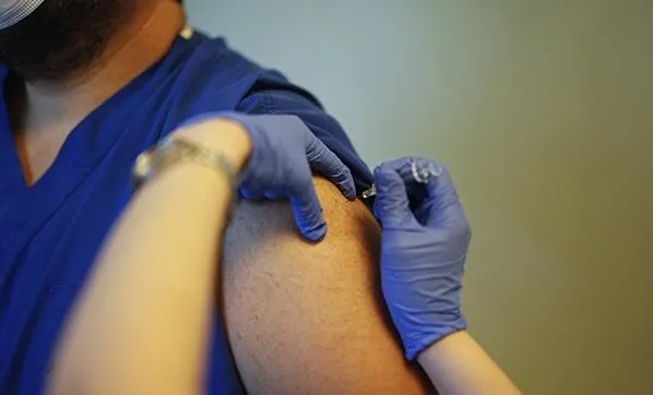 Çocuklar koronavirüs aşısı olacak mı? Bilim Kurulu Üyesi Prof. Dr. Hasan Tezer canlı yayında açıkladı-8