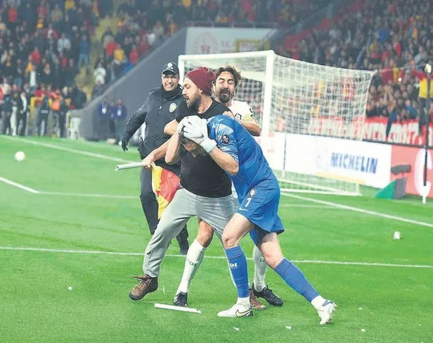 turkiyenin-konustugu-yalanci-doktorun-mesajlari-ortaya-cikti-bizde-kesmek-yok-1670021627256.jpeg Türkiye'nin konuştuğu yalancı doktorun mesajları ortaya çıktı! "Bizde kesmek yok!"-3