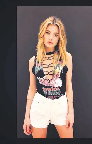 Yürü be Christine! Ünlü top model Christine Ilieva şifayı Türkiye'de buldu...