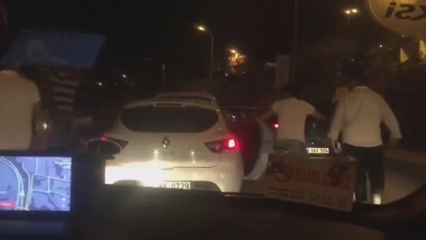 Yine İstanbul! Şişli'de trafikte akılalmaz görüntüler!-4