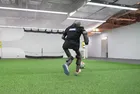 İnsansı robot öyle sert şut çekti ki top duvarı deldi