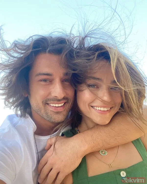 ROMANTİK PAYLAŞIM Aşk itirafı sonrası çift, objektif karşısında poz vermiş ve sosyal medya hesaplarında yayınlamıştı. Çiftin fotoğrafı binlerce beğeni almıştı.