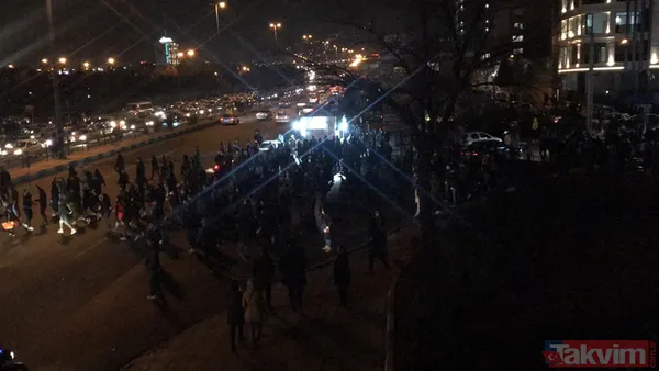 İran’da rejim karşıtları sokakta! "Düşmanımız burada, yalan yere ABD diyorlar" - 6