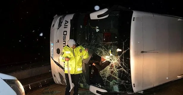 Kastamonu’da sürücünün direksiyon hakimiyetini kaybetmesiyle yolcu otobüsü devrildi! 30 kişi yaralandı
