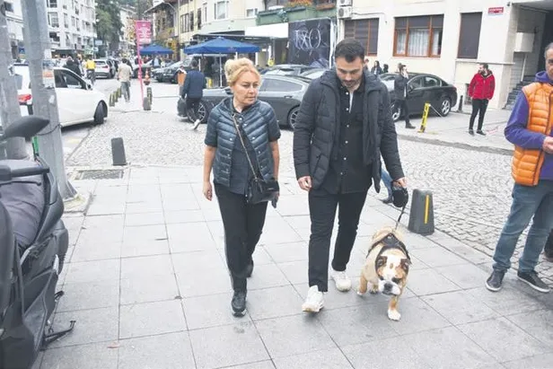 ucuncu-kez-anne-olan-berguzar-korel-26-gunluk-leylayi-gezintiye-cikardi-1638125452006.jpeg Üçüncü kez anne olan Bergüzar Korel 26 günlük Leyla'yı gezintiye çıkardı-7