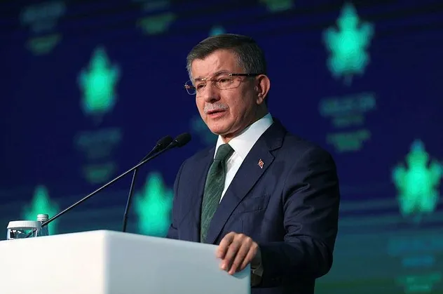 Davutoğlu'nun büyük referandum çelişkisi! Dün başka bugün başka...