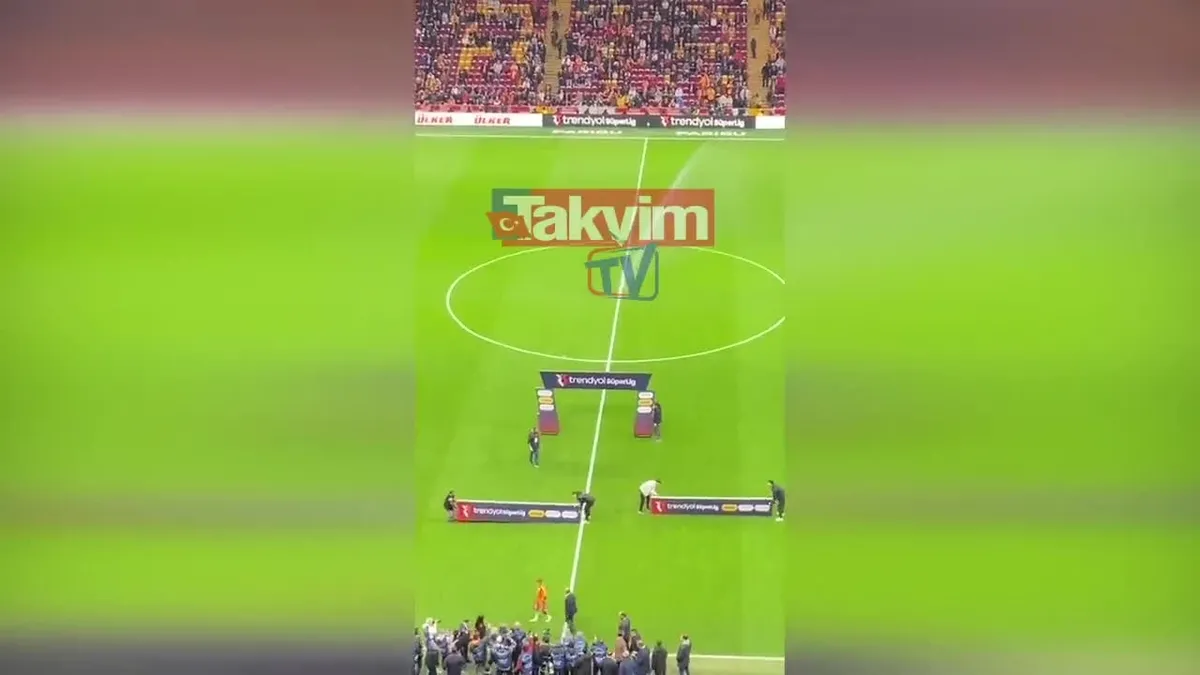 Lucas Torreıra'ya 100. maç plaketi