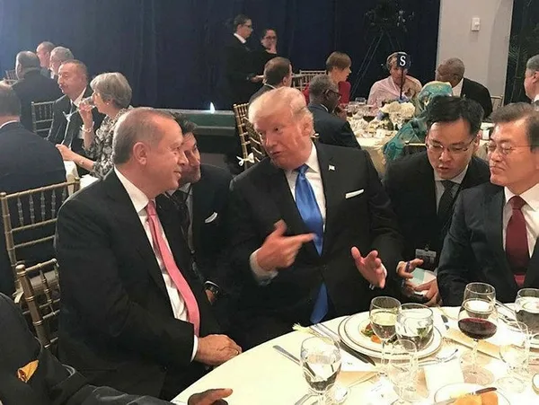 Cumhurbaşkanı Erdoğan ile Trump arasında samimi sohbet-2