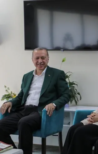 Başkan Erdoğan'dan TÜRGEV'in Şişli'deki Mihri Hatun Yükseköğretim Kız Öğrenci Yurdu'na ziyaret