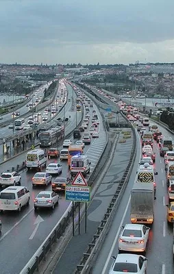 İstanbul'da 'ikinci yarıyıl' trafiği