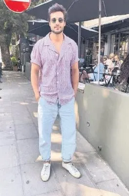 anlik-yasiyorum-1688761303442.jpeg Yakışıklı oyuncu Serkan Çayoğlu'ndan samimi itiraf: Anlık yaşıyorum-2