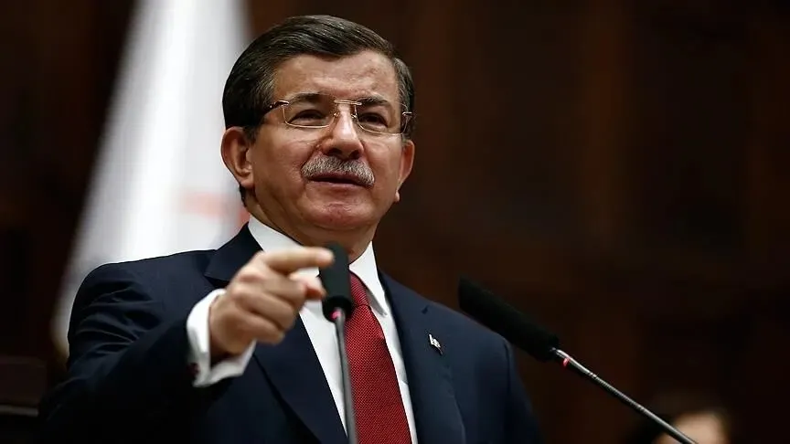 ahmet-davutoglu-siyaseti-birakti-gelecek-partisi-feshedildi-iste-ilk-aciklama-1785349163953.jpeg Ahmet Davutoğlu (Fotoğraf: AA)