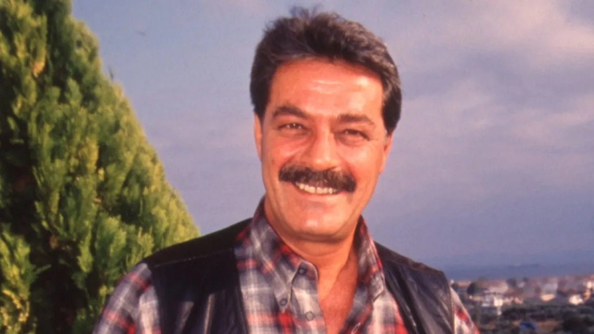 1793306996015.jpg Kadir İnanır'ın mirasında yeğeninden Jülide Kural'a şok suçlama: Dayımın pahalı saatleri kayıp!-4