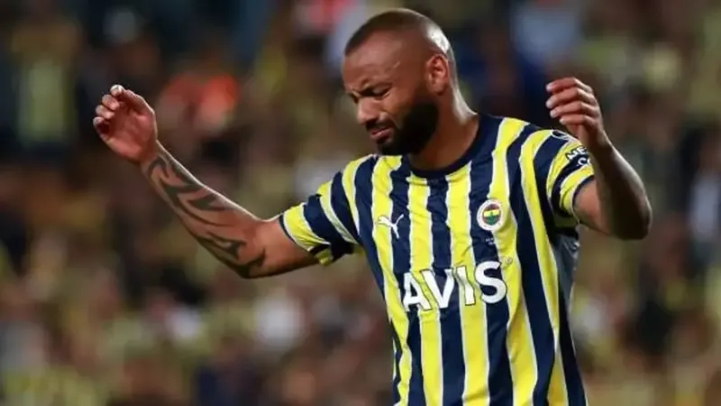 fenerbahcede-taraftari-ikiye-bolen-imza-resmi-aciklama-bekleniyor-1718117568339.jpeg Fenerbahçe'de taraftarı ikiye bölen imza! Resmi açıklama bekleniyor-8