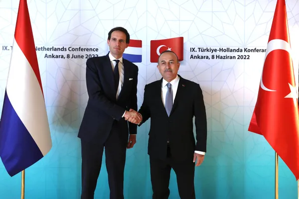 1654697248082.jpg Dışişleri Bakanı Mevlüt Çavuşoğlu Hollandalı mevkidaşıyla ortak basın toplantısı düzenledi: Somut adımların atılması lazım-3