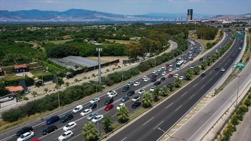 1780985952028.jpeg CHP'nin yönetemediği İzmir'de anket sonuçları ortaya çıktı! Vatandaşın ortak derdi trafik ve temizlik-4