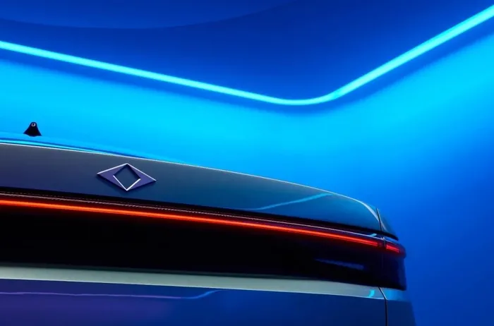 turkiyenin-yerli-ve-milli-otomobili-toggun-yeni-modeli-gorucuye-cikti-iste-ilk-goruntuler-1704831036809.jpeg İşte T10F'den ilk görüntüler | Türkiye'nin yerli ve milli otomobili Togg dünya sahnesinde! Yeni modelin özellikleri neler? Ne zaman yollarda olacak?-8