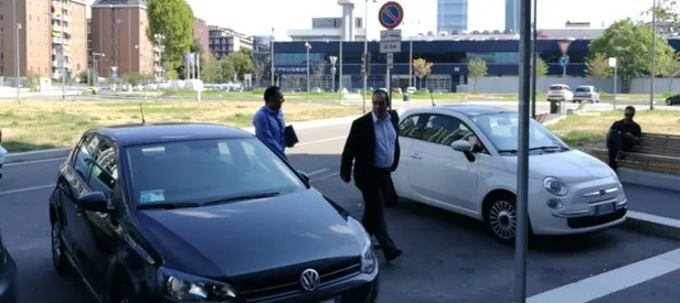 Mosturoğlu ve Çetinkaya, Milan kulüp binasında