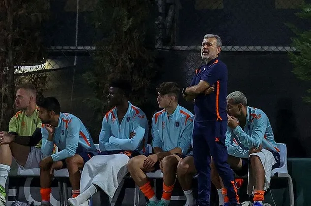 Süper Lig'in 2019-20 sezonu şampiyonu Başakşehir'in rotası yeniden zirve