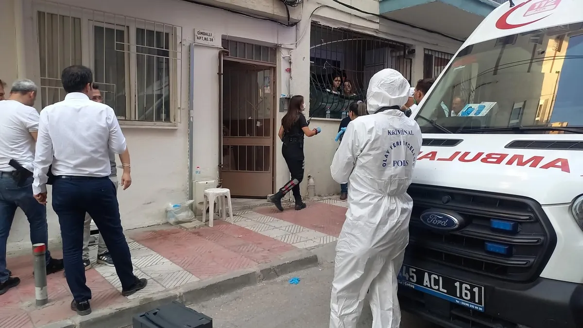 uyudugunu-sandigi-kardesinin-cesediyle-2-gun-ayni-evde-yasadi-1783089233222.jpeg Kötü koku gerçeği ortaya çıkardı: Kardeşinin cesediyle 2 gün aynı evde kaldı-3