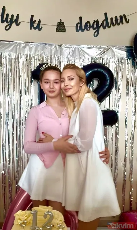 Elif Ada Ve Annesi Ayşegül Yıldız