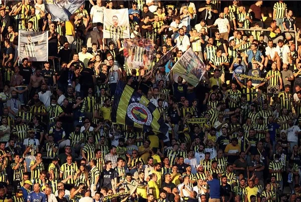 son-dakika-fenerbahce-dinamo-kiev-karsilasmasindaki-putin-olaylari-hakkinda-aciklama-yayinladi-1659016774990.jpg Son dakika: Fenerbahçe, Dinamo Kiev karşılaşmasındaki Putin olayları hakkında açıklama yayınladı! UEFA soruşturma başlattı-5