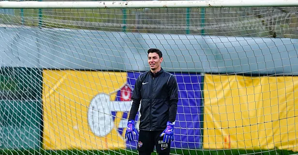 Berke Özer Eyüpspor ile sözleşme uzattı