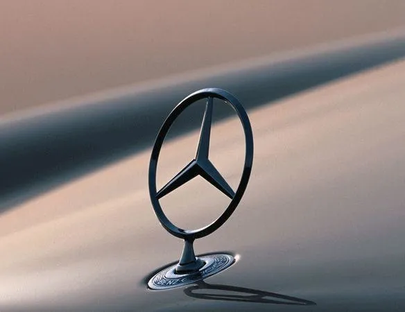 Lüks araç fiyatıyla ilgi odağı oldu