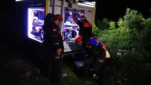 Son dakika... Bursa'nın İznik ilçesinde mağarada can pazarı! Defineciler mahsur kaldı-2