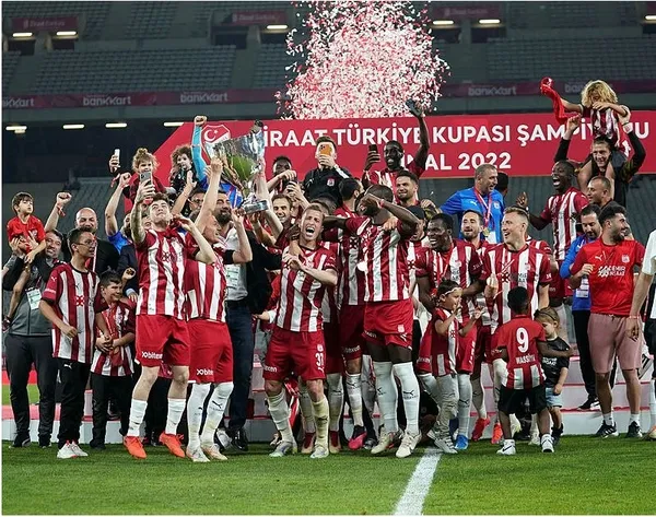 son-dakika-trabzonspor-ile-sivassporun-karsilasacagi-turkcell-super-kupanin-hakemi-belli-oldu-1658933014850.jpg