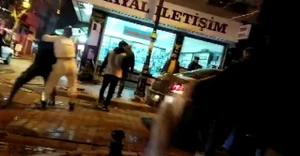 İstanbul’da yol verme tartışması kavgaya döndü! Araçtan inen kadın İETT otobüsünü yumrukladı