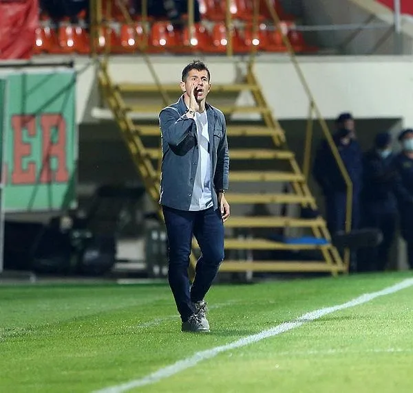 fenerbahce-teknik-direktoru-emre-belozoglundan-sampiyonluk-yorumu-inaniyorum-ki-sonu-da-iyi-olacak-1620076129005.jpeg Fenerbahçe Teknik Direktörü Emre Belözoğlu'ndan şampiyonluk yorumu: İnanıyorum ki sonu da iyi olacak-3