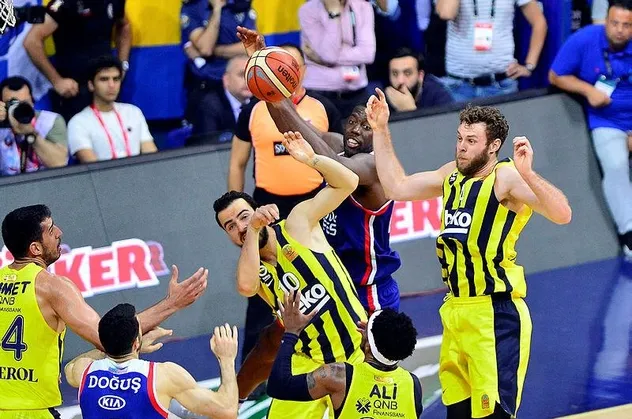 Efes farka koştu