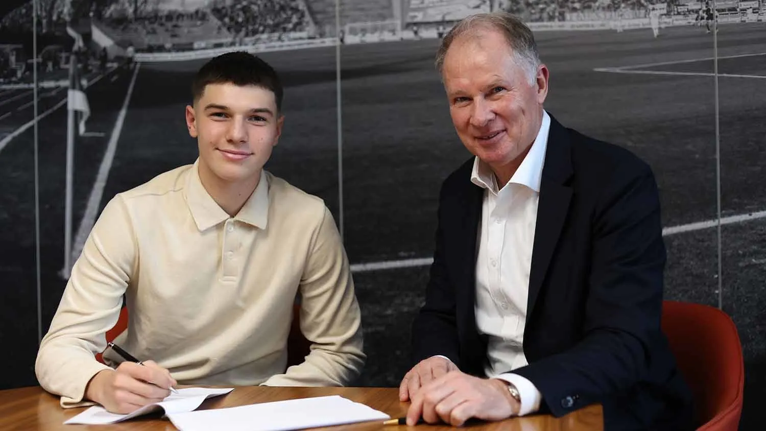 Beşiktaş Fenerbahçe ve Galatasaray 17'lik o ismin peşinde! - 1